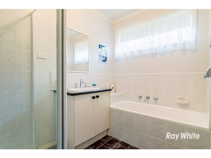 44 Stephellen Way, Cranbourne West VIC 3977