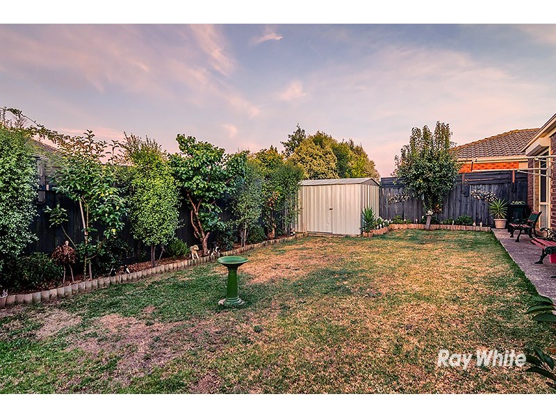 44 Stephellen Way, Cranbourne West VIC 3977
