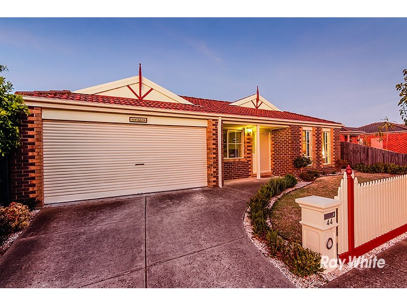 44 Stephellen Way, Cranbourne West VIC 3977