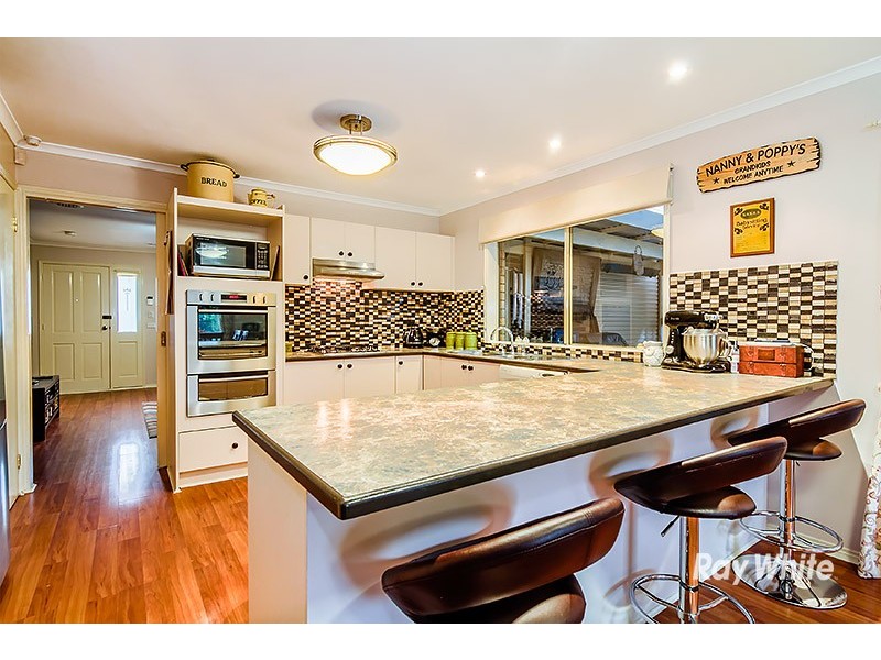 44 Stephellen Way, Cranbourne West VIC 3977