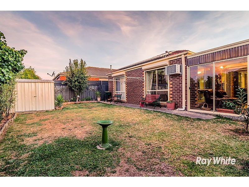 44 Stephellen Way, Cranbourne West VIC 3977