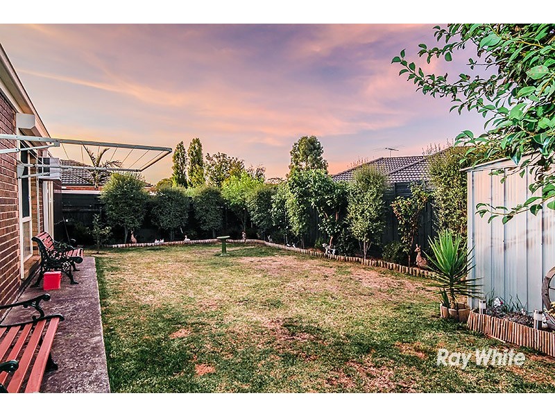 44 Stephellen Way, Cranbourne West VIC 3977