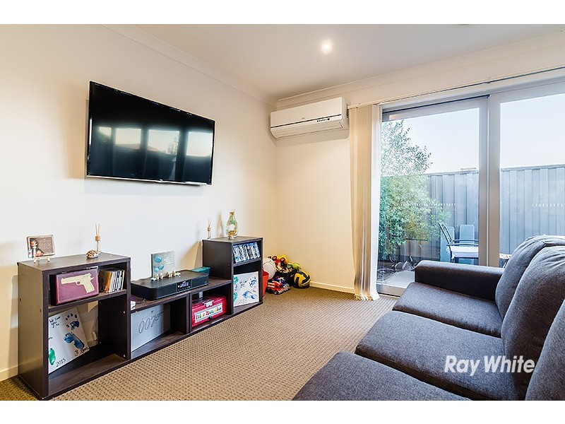 13 Nokota Lane, Clyde North VIC 3978