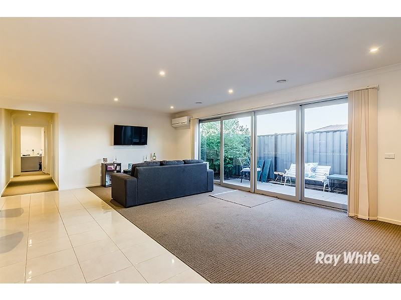 13 Nokota Lane, Clyde North VIC 3978