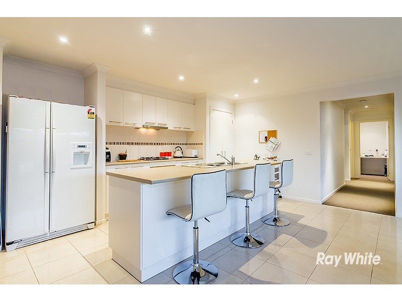 13 Nokota Lane, Clyde North VIC 3978