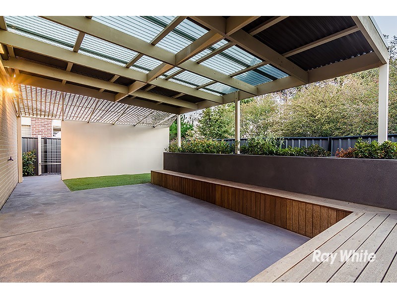 22 Tawleed Grove, Clyde North VIC 3978