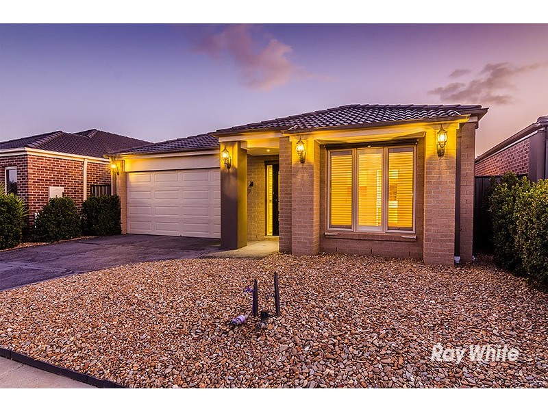 22 Tawleed Grove, Clyde North VIC 3978