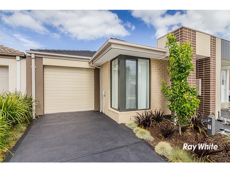 6 Kosciusko Circuit, Clyde VIC 3978