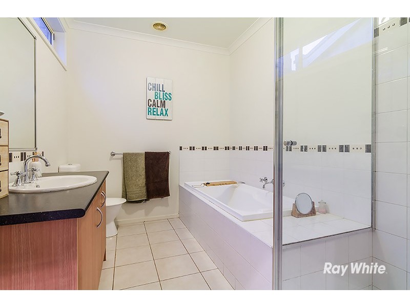 14 Gracehill Mews, Cranbourne VIC 3977