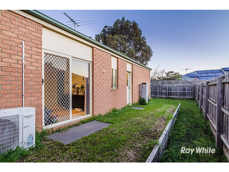 14 Gracehill Mews, Cranbourne VIC 3977