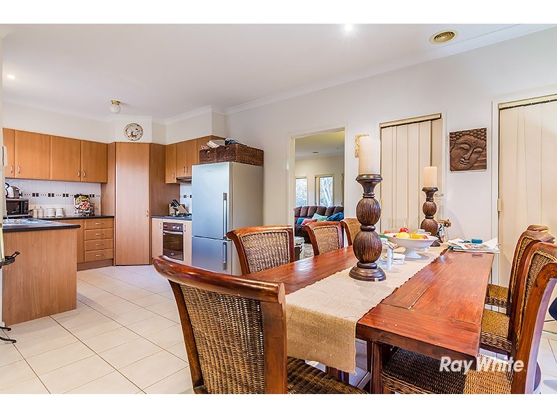 14 Gracehill Mews, Cranbourne VIC 3977