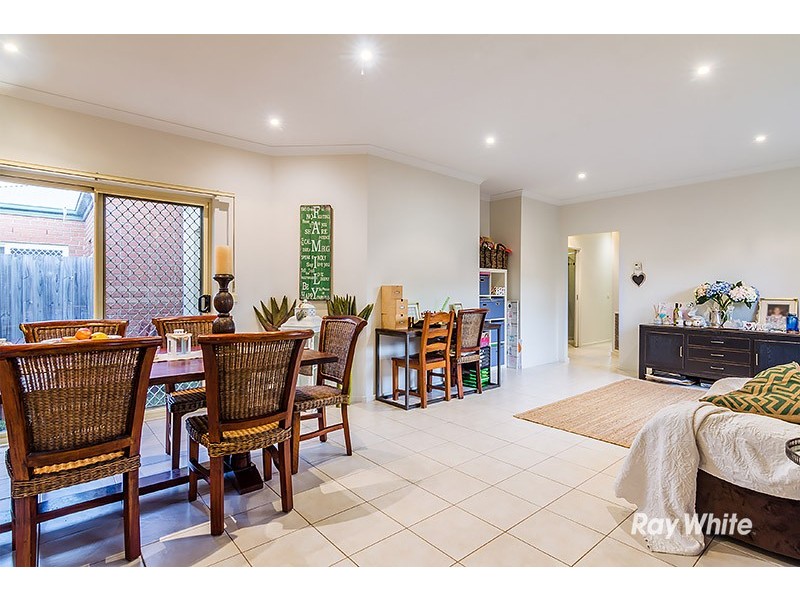 14 Gracehill Mews, Cranbourne VIC 3977