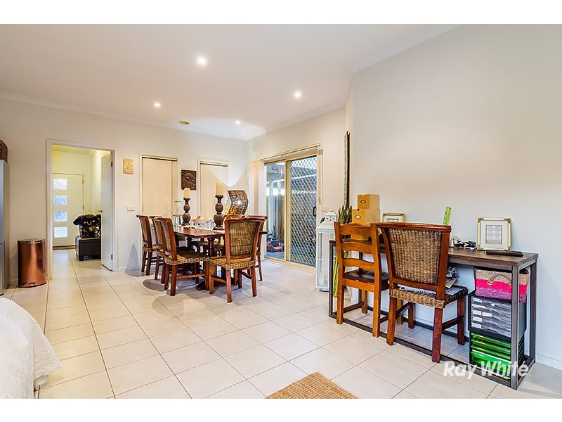 14 Gracehill Mews, Cranbourne VIC 3977