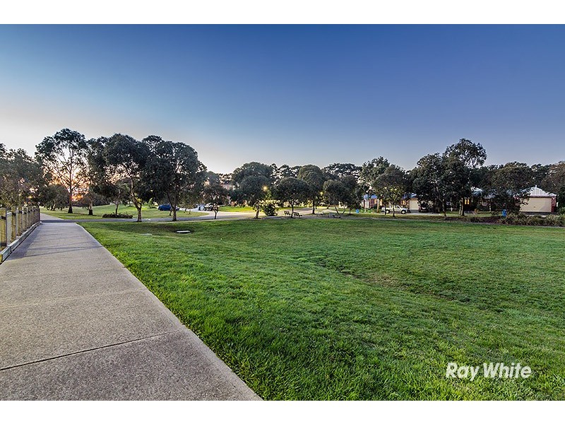 14 Gracehill Mews, Cranbourne VIC 3977