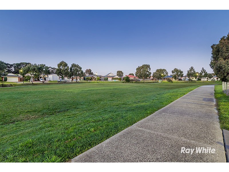 14 Gracehill Mews, Cranbourne VIC 3977