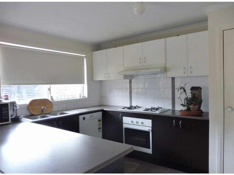 5 Fishburn Place, Cranbourne West VIC 3977