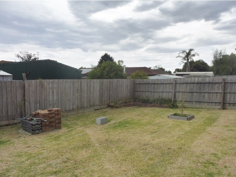 5 Fishburn Place, Cranbourne West VIC 3977