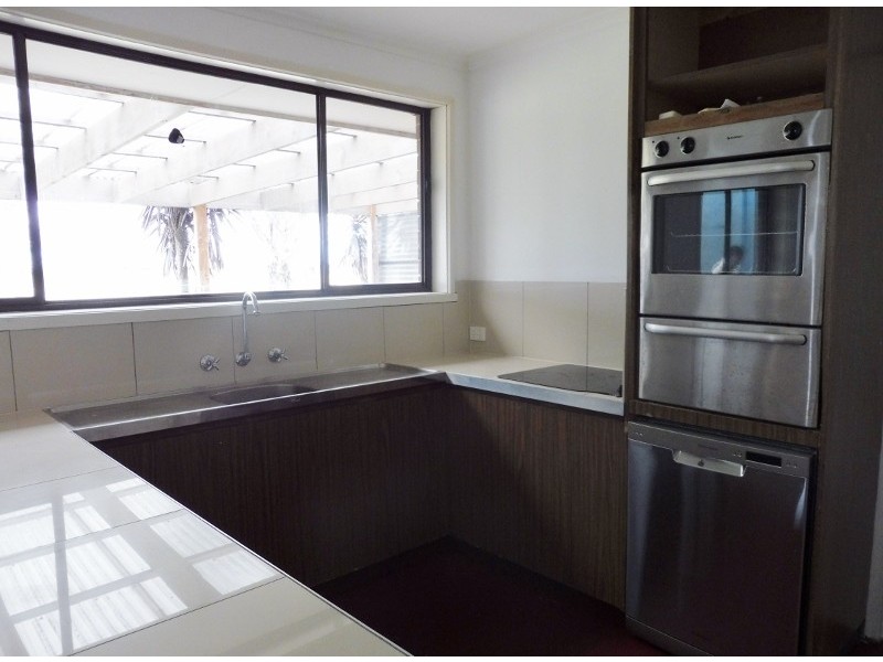 40 Volk Road, Cranbourne West VIC 3977