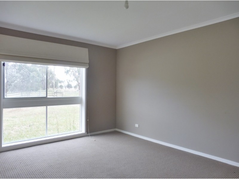 40 Volk Road, Cranbourne West VIC 3977