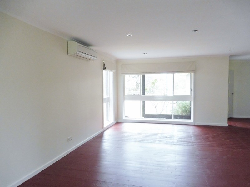 40 Volk Road, Cranbourne West VIC 3977