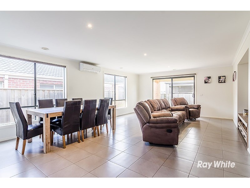 26 Everlasting Boulevard, Cranbourne West VIC 3977