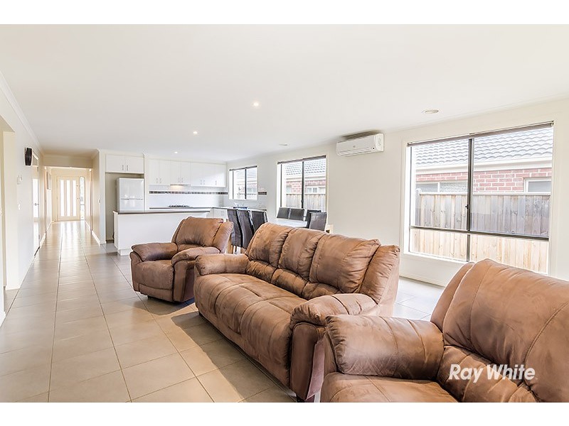 26 Everlasting Boulevard, Cranbourne West VIC 3977