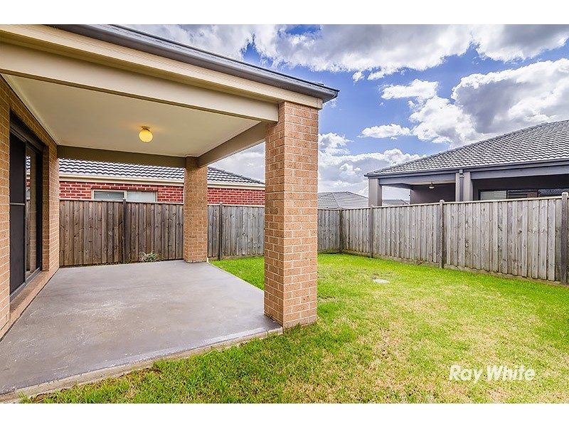 26 Everlasting Boulevard, Cranbourne West VIC 3977