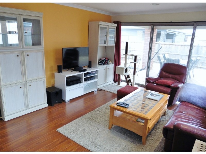 6 Valencia Circuit, Cranbourne VIC 3977