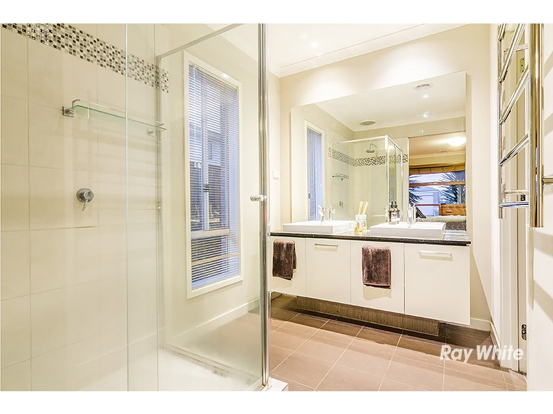 3 Gelderland Drive, Clyde North VIC 3978