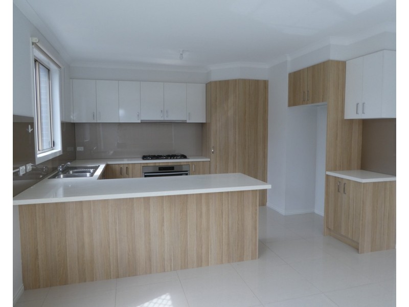 54 Elmtree Crescent, Clyde North VIC 3978