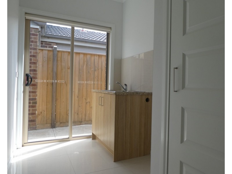 54 Elmtree Crescent, Clyde North VIC 3978