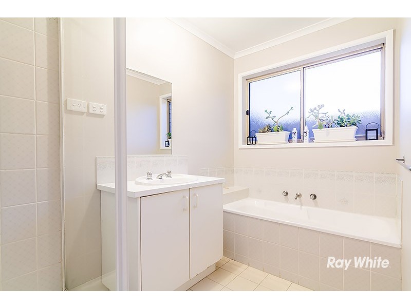 23 Marnie Drive, Cranbourne West VIC 3977