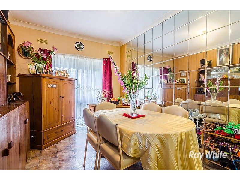 2 Ainsleigh Court, Cranbourne VIC 3977