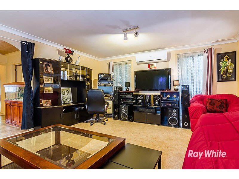 2 Ainsleigh Court, Cranbourne VIC 3977