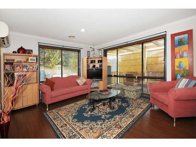 10 Red Oak Terrace, Lyndhurst VIC 3975