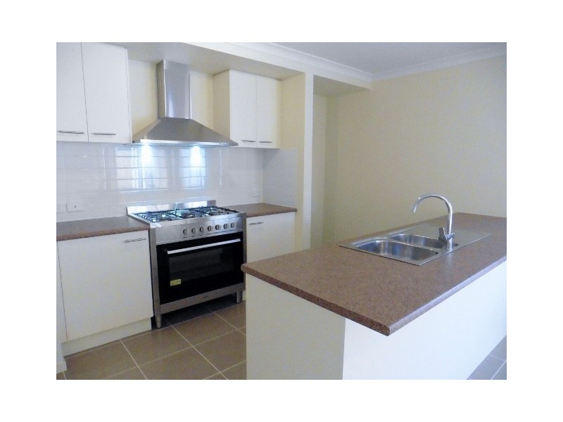 9 Hollywell Road, Clyde North VIC 3978