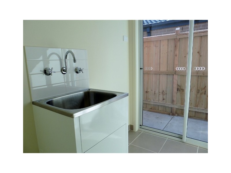 9 Hollywell Road, Clyde North VIC 3978