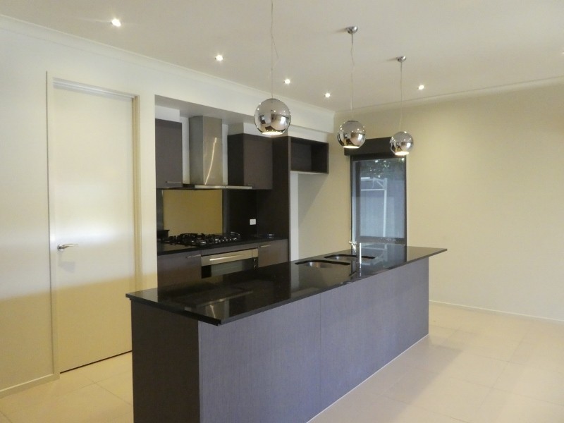 12 Kindred Avenue, Cranbourne North VIC 3977