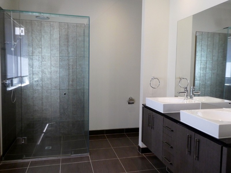 12 Kindred Avenue, Cranbourne North VIC 3977