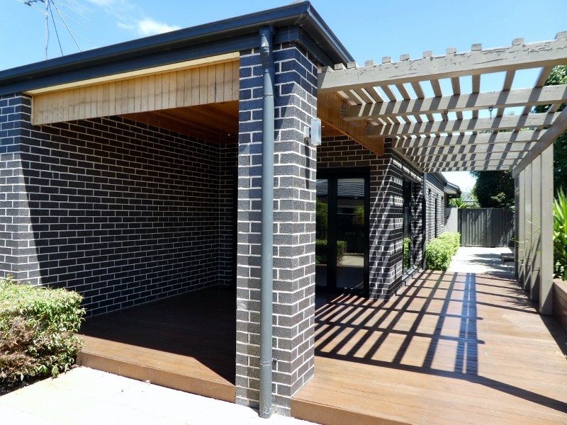 12 Kindred Avenue, Cranbourne North VIC 3977