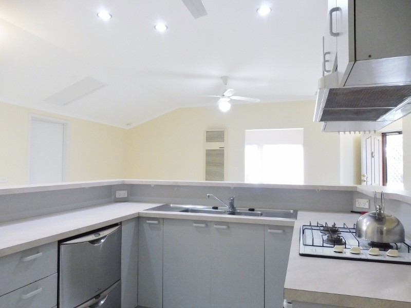 13 Jacinta Drive, Cranbourne West VIC 3977