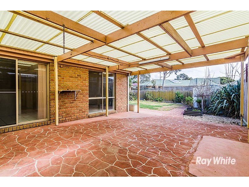 13 Jacinta Drive, Cranbourne West VIC 3977