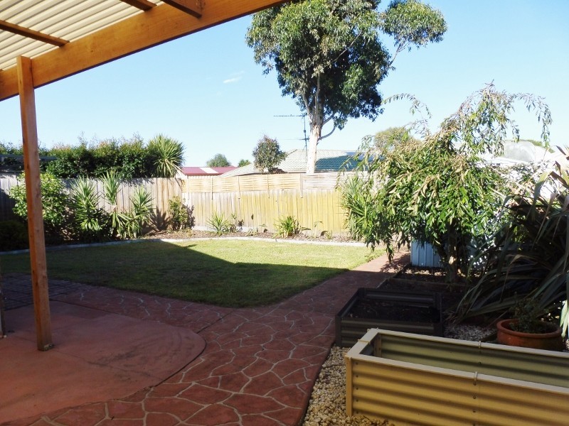13 Jacinta Drive, Cranbourne West VIC 3977