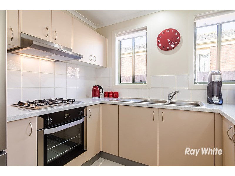 19 Charlotte Place, Cranbourne West VIC 3977