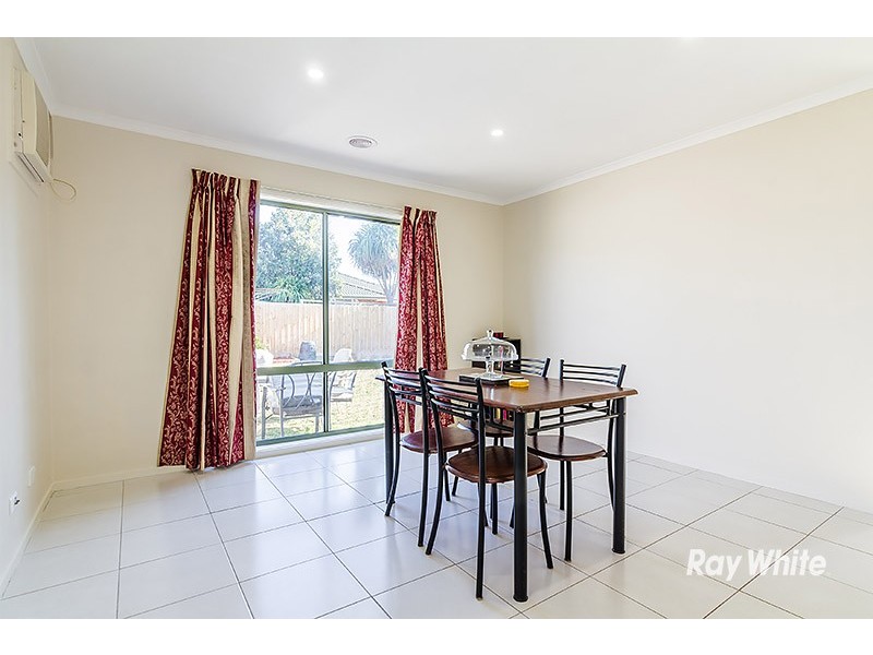 19 Charlotte Place, Cranbourne West VIC 3977