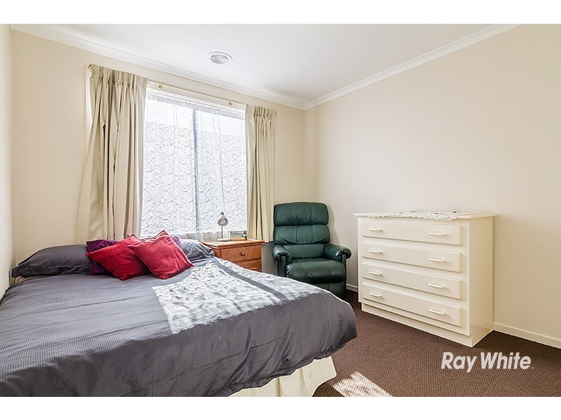 19 Charlotte Place, Cranbourne West VIC 3977