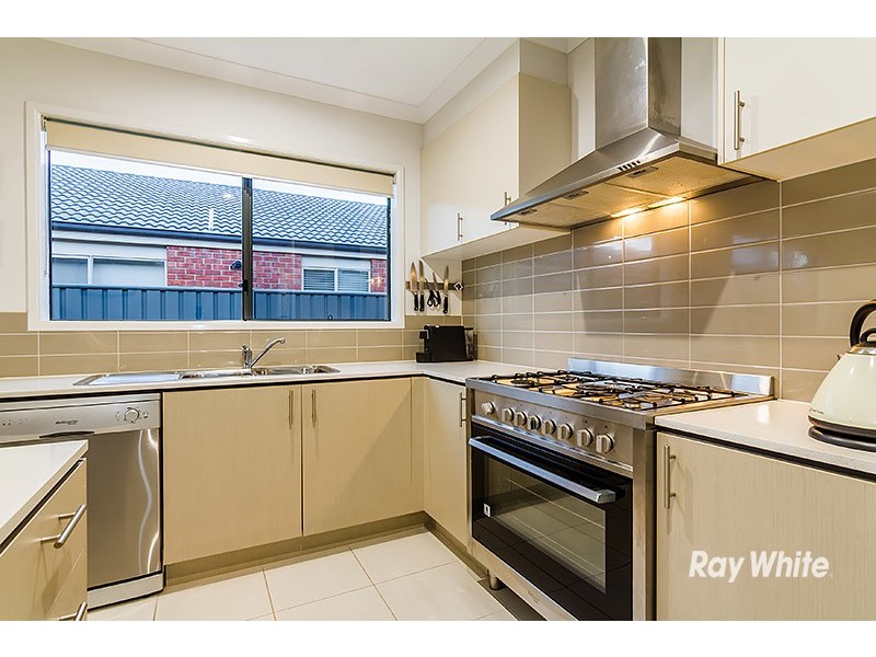 48 Bacchus Road, Cranbourne West VIC 3977