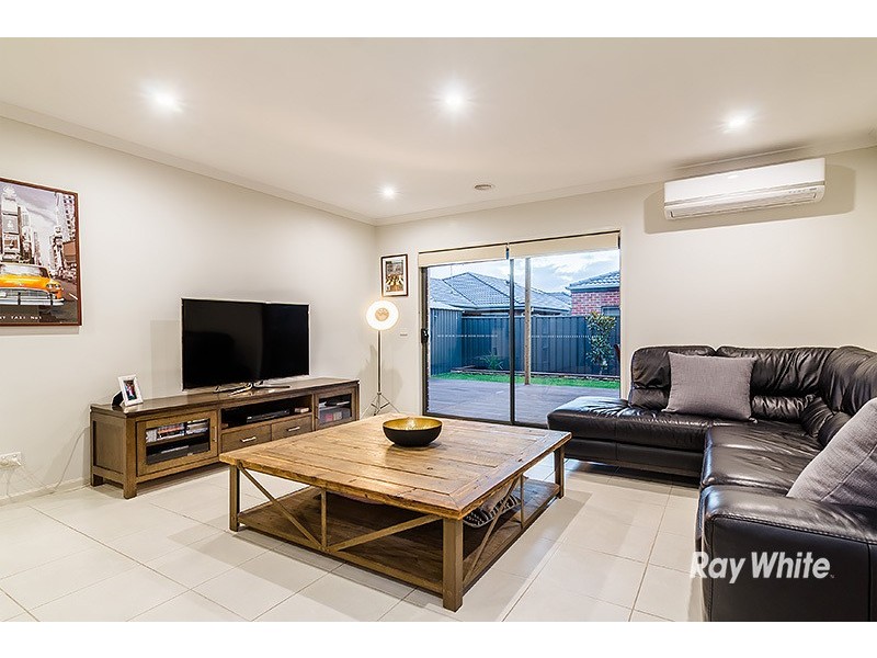 48 Bacchus Road, Cranbourne West VIC 3977