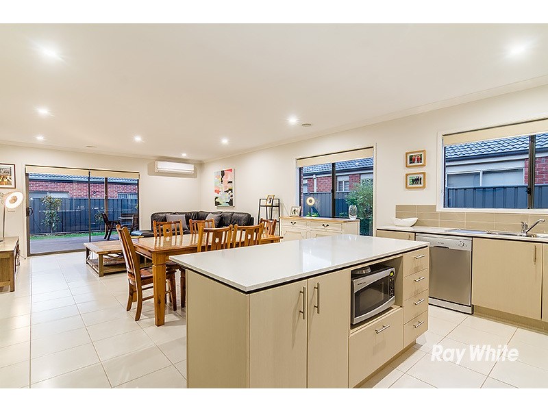 48 Bacchus Road, Cranbourne West VIC 3977