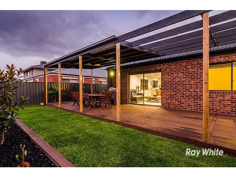 48 Bacchus Road, Cranbourne West VIC 3977